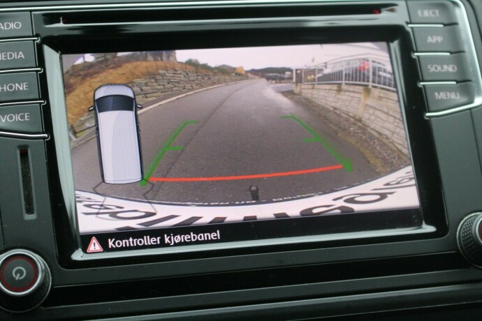 volkswagen-transporter-diesel-2018-big-17