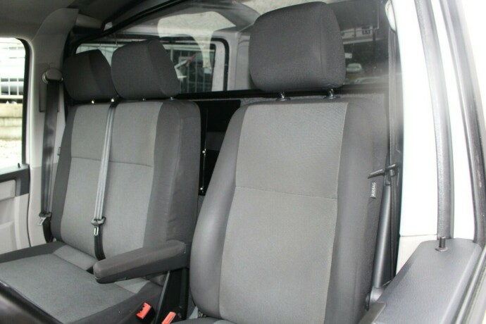 volkswagen-transporter-diesel-2018-big-9