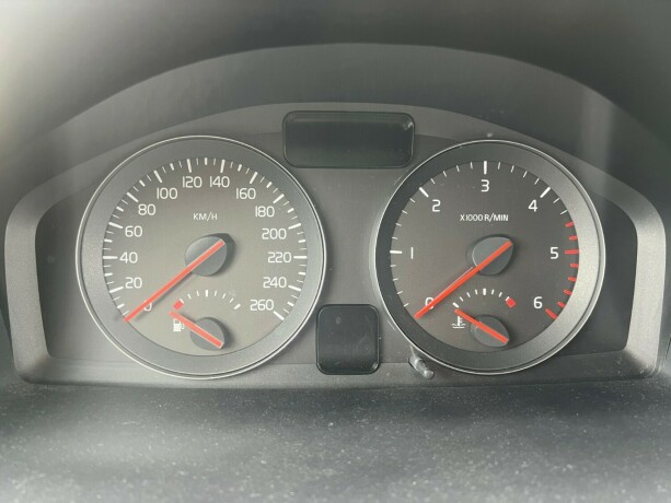 volvo-v50-diesel-2007-big-14