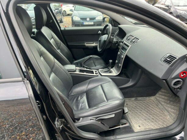 volvo-v50-diesel-2007-big-9