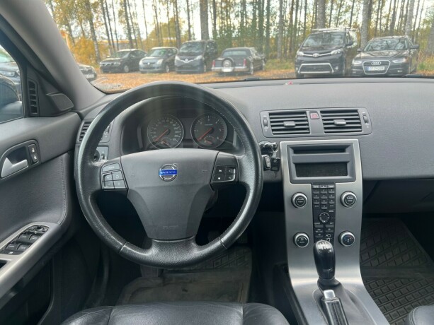 volvo-v50-diesel-2007-big-12