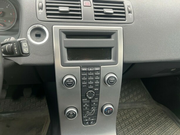 volvo-v50-diesel-2007-big-15