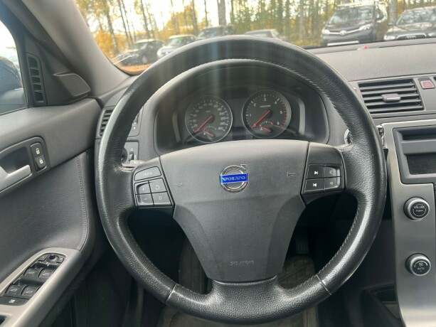 volvo-v50-diesel-2007-big-13
