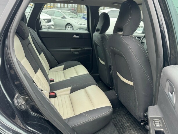 volvo-v50-diesel-2008-big-27