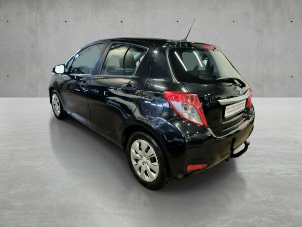 toyota-yaris-bensin-2013-big-4