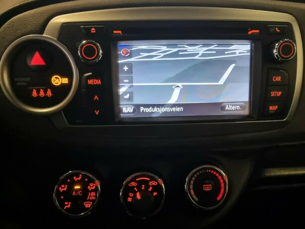 toyota-yaris-bensin-2013-big-10