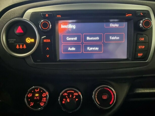 toyota-yaris-bensin-2013-big-14