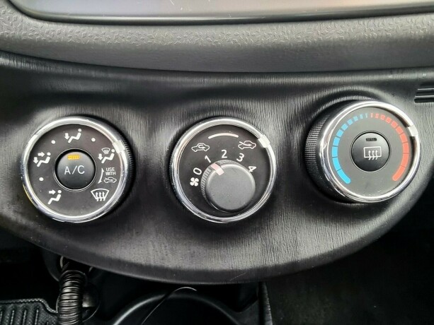 toyota-yaris-bensin-2013-big-19