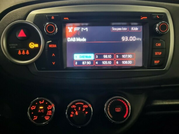 toyota-yaris-bensin-2013-big-12