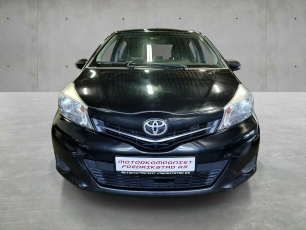 toyota-yaris-bensin-2013-big-2
