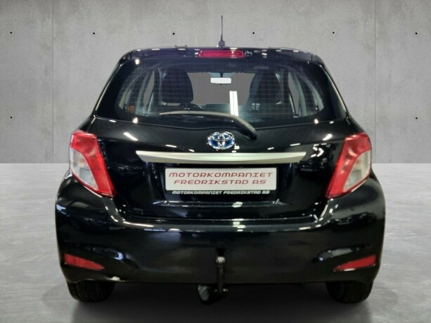 toyota-yaris-bensin-2013-big-7