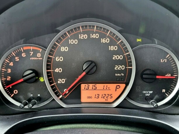 toyota-yaris-bensin-2013-big-8