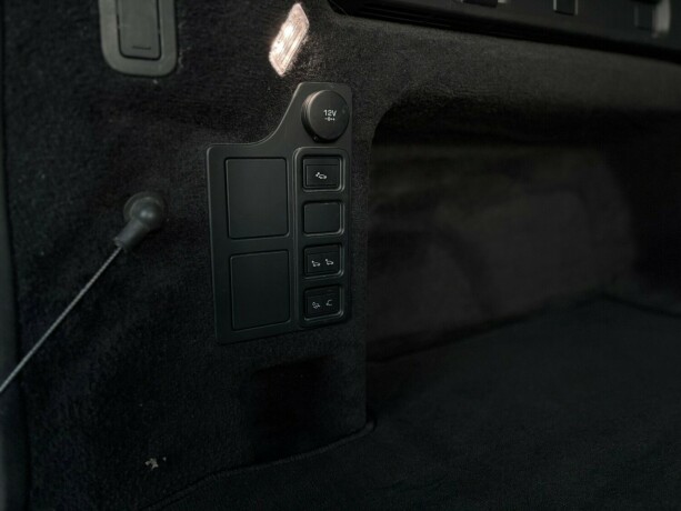 land-rover-discovery-diesel-2020-big-44