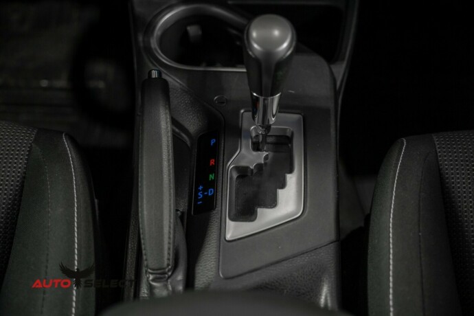 toyota-rav4-elektrisitetbensin-2016-big-35