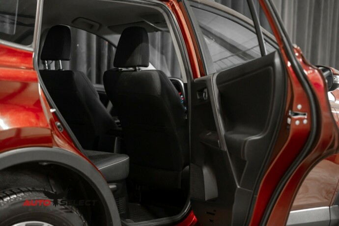 toyota-rav4-elektrisitetbensin-2016-big-13