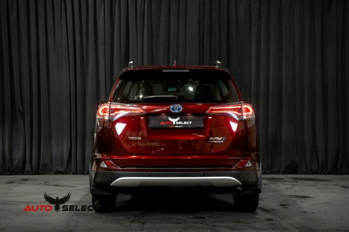 toyota-rav4-elektrisitetbensin-2016-big-8
