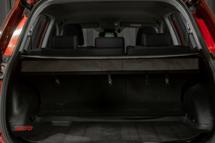 toyota-rav4-elektrisitetbensin-2016-big-10