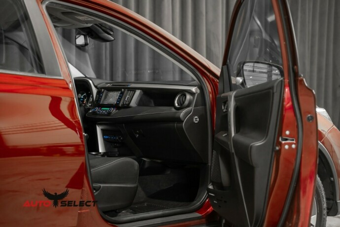 toyota-rav4-elektrisitetbensin-2016-big-18