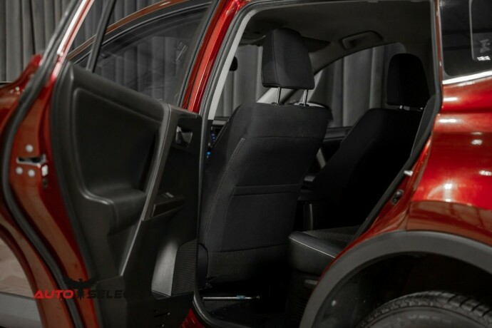 toyota-rav4-elektrisitetbensin-2016-big-15