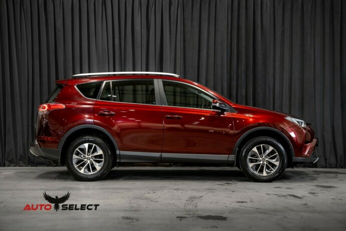 toyota-rav4-elektrisitetbensin-2016-big-12