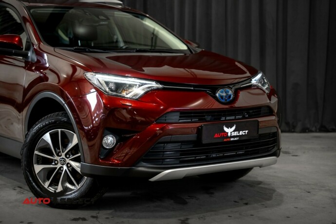 toyota-rav4-elektrisitetbensin-2016-big-1