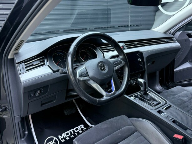 volkswagen-passat-elektrisitetbensin-2020-big-10