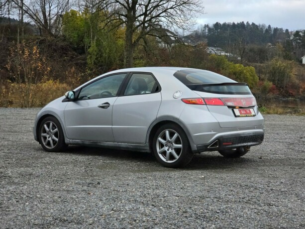 honda-civic-bensin-2007-big-10