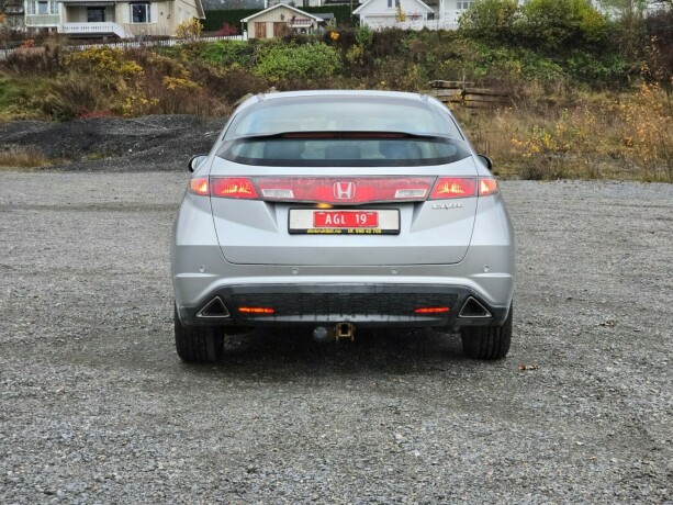 honda-civic-bensin-2007-big-2