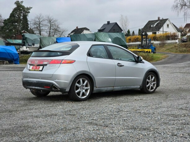 honda-civic-bensin-2007-big-1