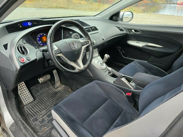 honda-civic-bensin-2007-big-14