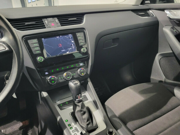skoda-octavia-bensin-2017-big-13