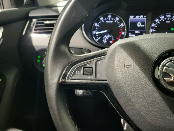 skoda-octavia-bensin-2017-big-20