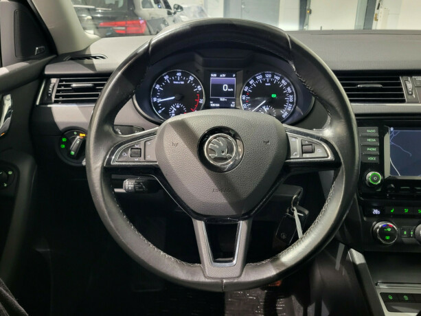 skoda-octavia-bensin-2017-big-11
