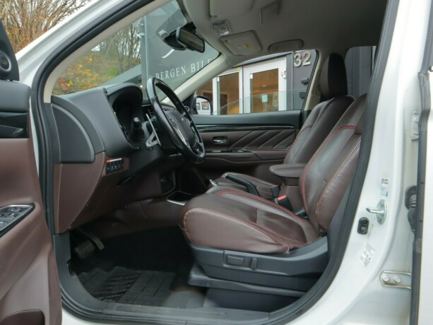 mitsubishi-outlander-elektrisitetbensin-2016-big-6