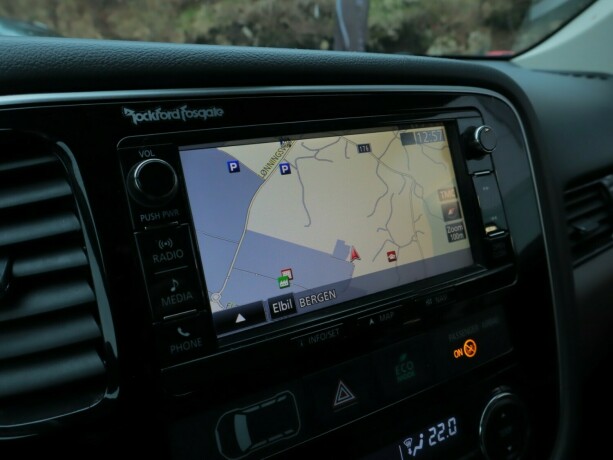 mitsubishi-outlander-elektrisitetbensin-2016-big-20