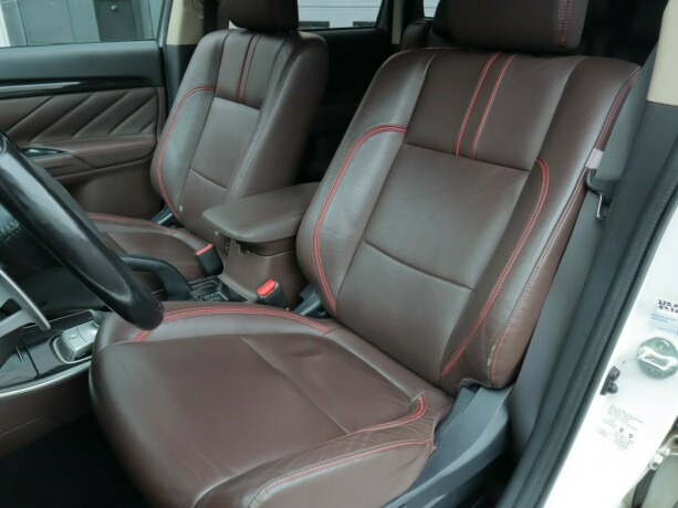 mitsubishi-outlander-elektrisitetbensin-2016-big-9