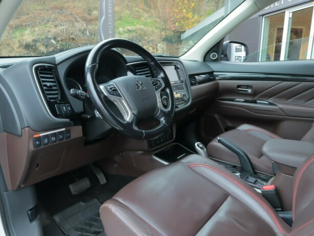 mitsubishi-outlander-elektrisitetbensin-2016-big-7