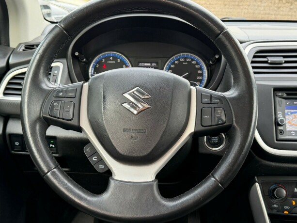 suzuki-sx4-s-cross-bensin-2013-big-10