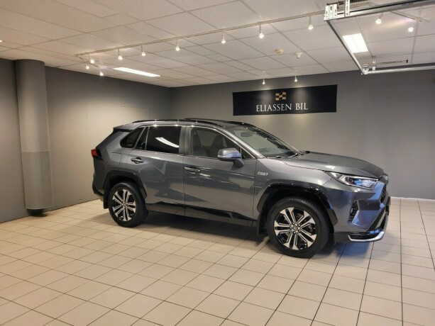 toyota-rav4-plug-in-petrol-2021-big-6