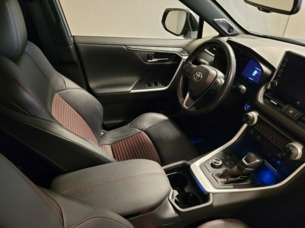 toyota-rav4-plug-in-petrol-2021-big-12