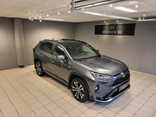 toyota-rav4-plug-in-petrol-2021-big-1