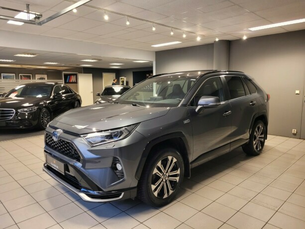toyota-rav4-plug-in-petrol-2021-big-5