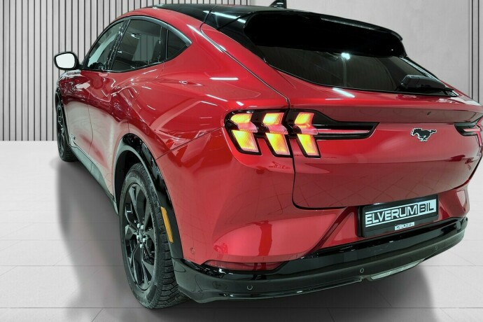 ford-mustang-mach-e-elektrisitet-2023-big-12