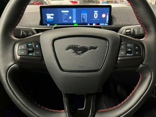 ford-mustang-mach-e-elektrisitet-2023-big-47