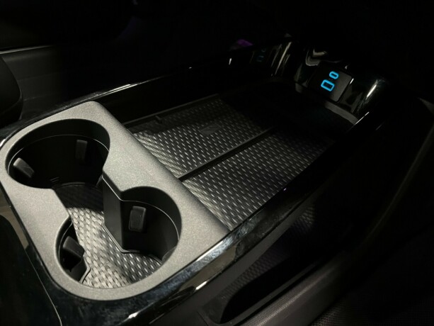 ford-mustang-mach-e-elektrisitet-2023-big-39