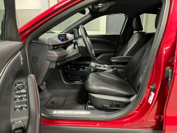 ford-mustang-mach-e-elektrisitet-2023-big-24