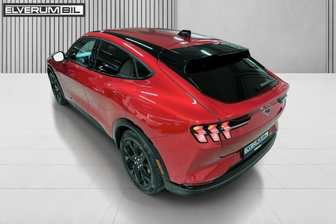 ford-mustang-mach-e-elektrisitet-2023-big-11