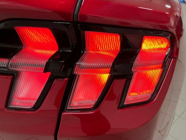 ford-mustang-mach-e-elektrisitet-2023-big-34