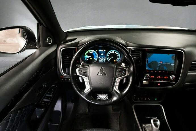 mitsubishi-outlander-elektrisitetbensin-2020-big-11