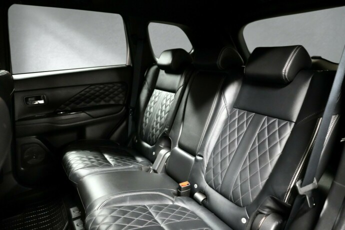 mitsubishi-outlander-elektrisitetbensin-2020-big-16